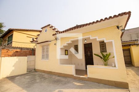 Casa à venda com 359m², 2 quartos e 2 vagasFachada