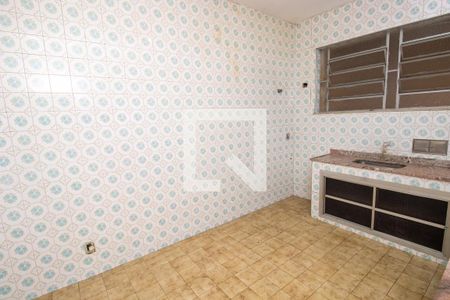 Casa à venda com 359m², 2 quartos e 2 vagasCozinha