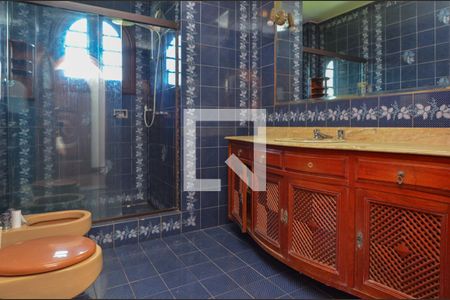 Casa à venda com 1600m², 11 quartos e 10 vagasBanheiro da Suíte 5