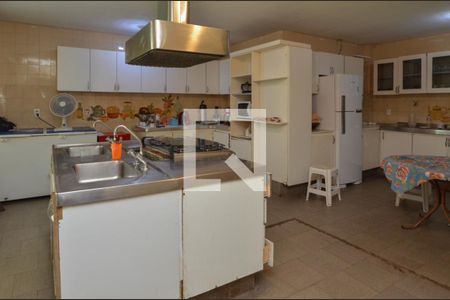 Casa à venda com 1600m², 11 quartos e 10 vagasCozinha 2