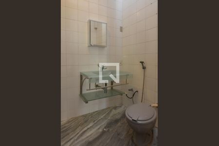 Casa à venda com 1600m², 11 quartos e 10 vagasBanheiro da Suíte 2