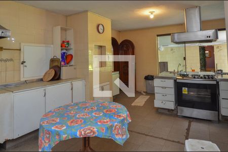 Casa à venda com 1600m², 11 quartos e 10 vagasCozinha 2