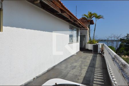 Casa à venda com 1600m², 11 quartos e 10 vagasVaranda da suite 6