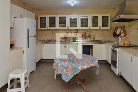 Casa à venda com 1600m², 11 quartos e 10 vagasCozinha 2