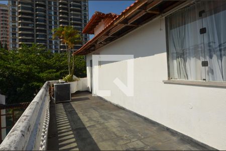 Casa à venda com 1600m², 11 quartos e 10 vagasVaranda da suite 6