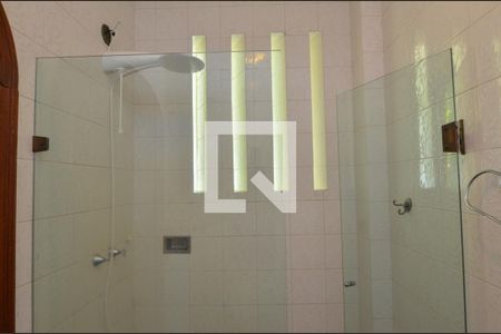 Casa à venda com 1600m², 11 quartos e 10 vagasBanheiro da Suíte 2