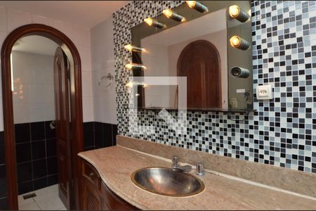 Casa à venda com 1600m², 11 quartos e 10 vagasBanheiro da Suíte 6