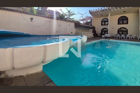 Casa à venda com 1600m², 11 quartos e 10 vagasÁrea externa