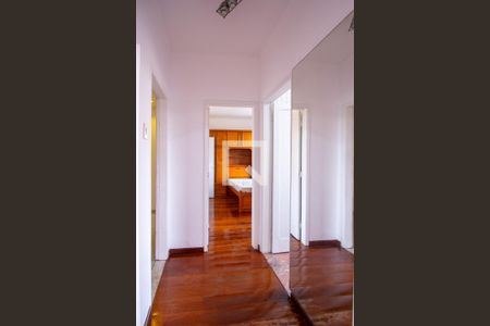 Apartamento à venda com 105m², 3 quartos e sem vagaCorredor