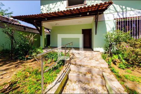 Casa à venda com 330m², 4 quartos e 8 vagasÁrea externa