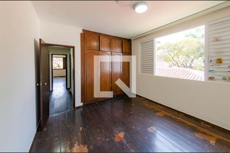 Casa à venda com 330m², 4 quartos e 8 vagasQuarto 2