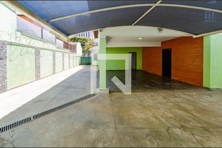 Casa à venda com 330m², 4 quartos e 8 vagasGaragem