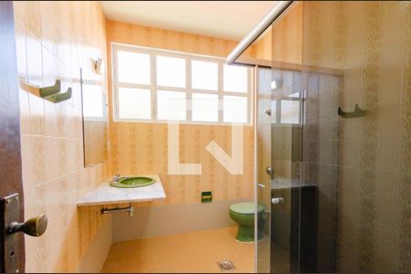 Casa à venda com 330m², 4 quartos e 8 vagasBanheiro