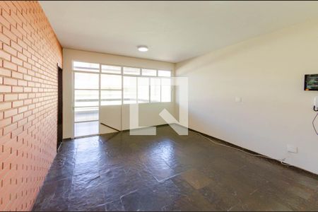 Casa à venda com 330m², 4 quartos e 8 vagasSala 3