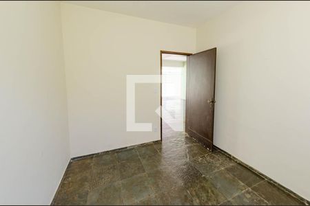 Casa à venda com 330m², 4 quartos e 8 vagasQuarto de serviço 2