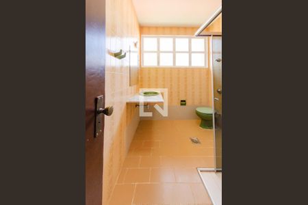 Casa à venda com 330m², 4 quartos e 8 vagasBanheiro