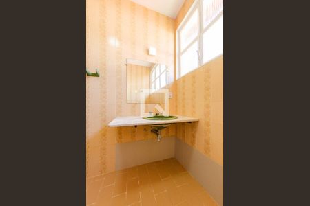 Casa à venda com 330m², 4 quartos e 8 vagasBanheiro