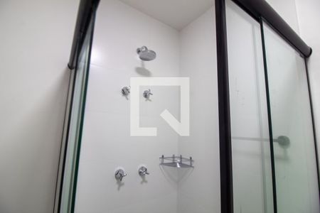 Banheiro de kitnet/studio para alugar com 1 quarto, 24m² em Santo Amaro, São Paulo