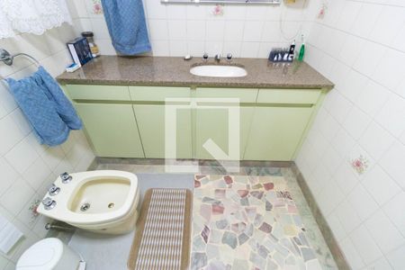 Apartamento à venda com 130m², 3 quartos e sem vaga Apartamento à venda com 130m², 3 quartos e sem vagaBanheiro