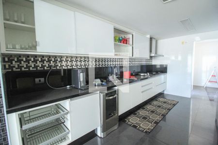 Apartamento à venda com 210m², 3 quartos e 3 vagasCozinha