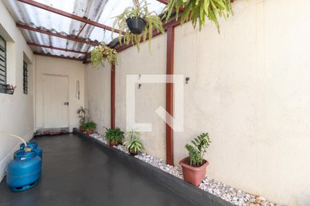 Casa à venda com 90m², 2 quartos e sem vagaCorredor Lateral