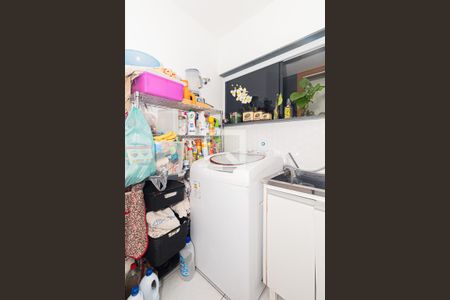 Casa à venda com 152m², 2 quartos e 4 vagas Casa à venda com 152m², 2 quartos e 4 vagasÁrea de Serviço