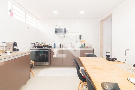 Casa à venda com 152m², 2 quartos e 4 vagas Casa à venda com 152m², 2 quartos e 4 vagasCozinha