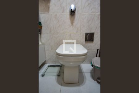 Casa de condomínio à venda com 180m², 3 quartos e 1 vaga Casa de condomínio à venda com 180m², 3 quartos e 1 vagaBanheiro Social