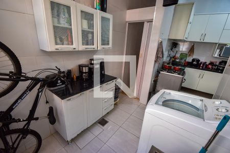 Casa de condomínio à venda com 180m², 3 quartos e 1 vaga Casa de condomínio à venda com 180m², 3 quartos e 1 vagaÁrea de Serviço