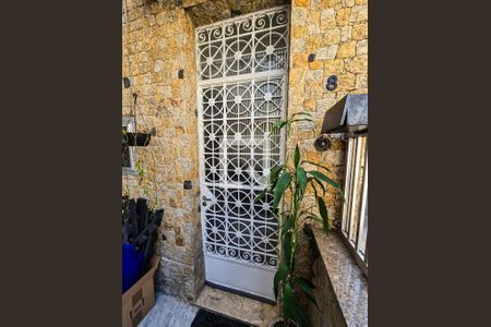 Casa de condomínio à venda com 180m², 3 quartos e 1 vaga Casa de condomínio à venda com 180m², 3 quartos e 1 vagaPorta de Entrada