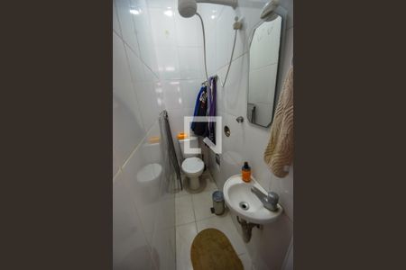 Casa de condomínio à venda com 180m², 3 quartos e 1 vaga Casa de condomínio à venda com 180m², 3 quartos e 1 vagaBanheiro de Serviço