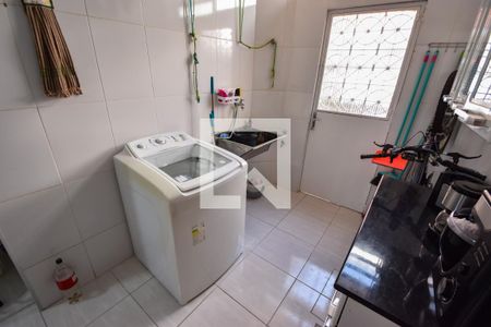 Casa de condomínio à venda com 180m², 3 quartos e 1 vaga Casa de condomínio à venda com 180m², 3 quartos e 1 vagaÁrea de Serviço