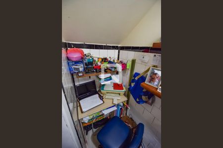 Casa de condomínio à venda com 180m², 3 quartos e 1 vaga Casa de condomínio à venda com 180m², 3 quartos e 1 vagaQuarto de Serviço