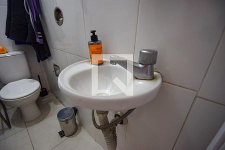 Casa de condomínio à venda com 180m², 3 quartos e 1 vaga Casa de condomínio à venda com 180m², 3 quartos e 1 vagaBanheiro de Serviço