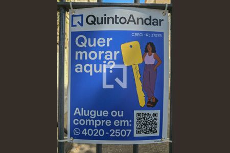 Casa de condomínio à venda com 180m², 3 quartos e 1 vaga Casa de condomínio à venda com 180m², 3 quartos e 1 vagaPlaca QuintoAndar instalada na Fachada da Vila