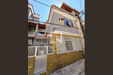 Casa de condomínio à venda com 180m², 3 quartos e 1 vaga Casa de condomínio à venda com 180m², 3 quartos e 1 vagaFachada do Imóvel