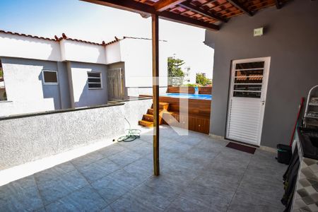 Casa de condomínio à venda com 180m², 3 quartos e 1 vaga Casa de condomínio à venda com 180m², 3 quartos e 1 vagaTerraço