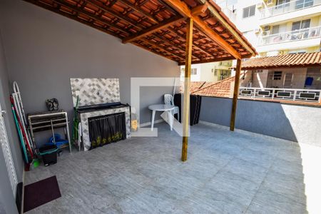 Casa de condomínio à venda com 180m², 3 quartos e 1 vaga Casa de condomínio à venda com 180m², 3 quartos e 1 vagaTerraço