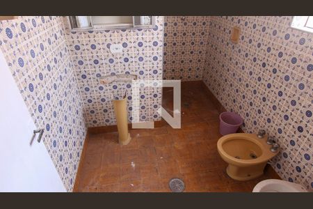 Casa à venda com 300m², 3 quartos e 3 vagasBanheiro 1