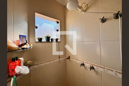 Casa à venda com 195m², 3 quartos e 7 vagasBanheiro da Suíte 1