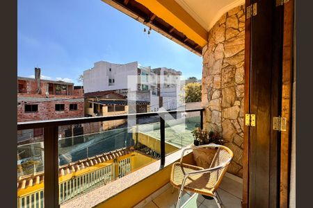 Casa à venda com 195m², 3 quartos e 7 vagasSacada