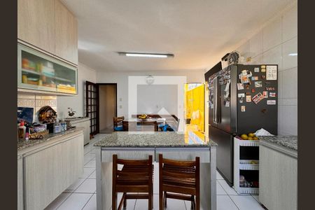 Casa à venda com 195m², 3 quartos e 7 vagasCozinha