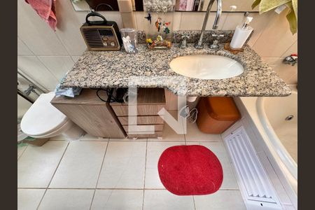 Casa à venda com 195m², 3 quartos e 7 vagasBanheiro da Suíte 1