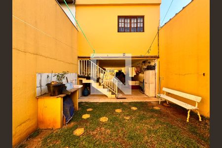 Casa à venda com 195m², 3 quartos e 7 vagasQuintal/ jardim