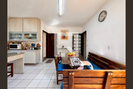 Casa à venda com 195m², 3 quartos e 7 vagasCozinha