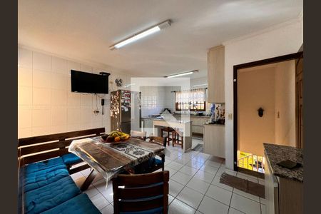 Casa à venda com 195m², 3 quartos e 7 vagasCozinha