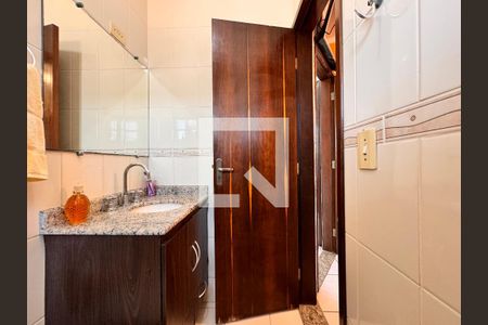 Casa à venda com 195m², 3 quartos e 7 vagasBanheiro da Suíte 3