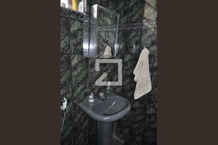 Casa à venda com 227m², 2 quartos e 1 vagaBanheiro