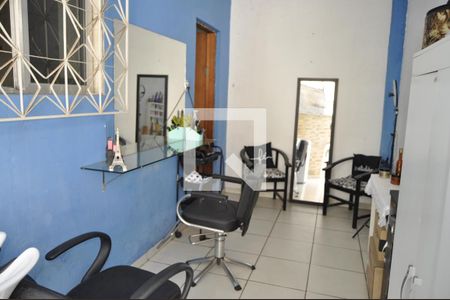 Casa à venda com 227m², 2 quartos e 1 vagaÁrea de Serviço