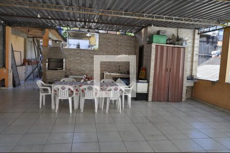 Casa à venda com 227m², 2 quartos e 1 vagaÁrea comum